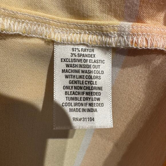 Crown & Ivy Size Small Blouse 3/4 Sleeve Smocked neckline V-Neck Striped - Picture 8 of 8